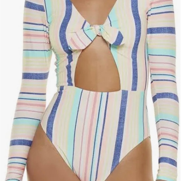 Surf One Piece Swimsuit Wear it once Size XL 15-17 - Picture 3 of 7